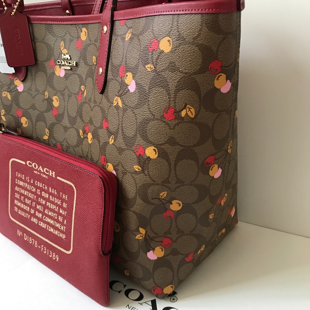 💦🌸coach reversible tote🌸shoulder bag/large - Picture 2 of 8